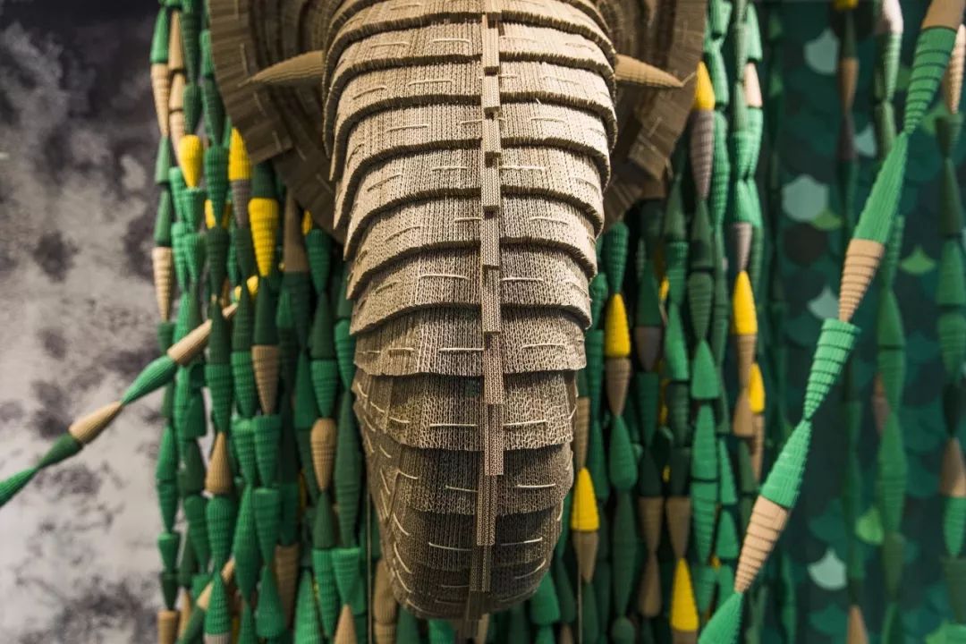 爱马仕最新的橱窗设计,手工制作的梦幻艺术空间