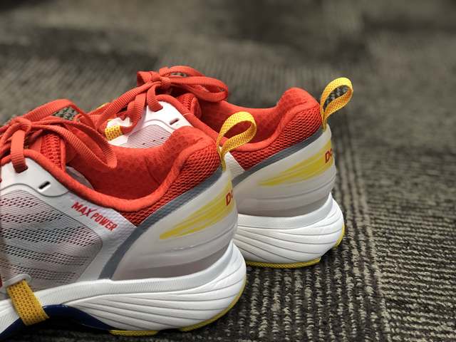 多威maxpower和匹克态极,多威maxpower和反重力哪个好