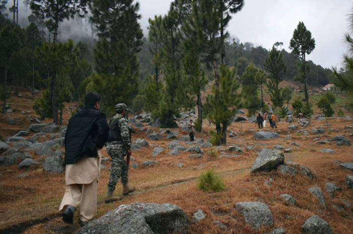 印军又被曝出丑闻，反恐战斗中拉平民当人肉盾牌，印军发言人默认