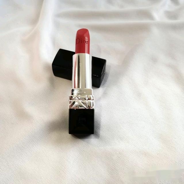 迪奥999和mac ruby woo (mac口红rubywoo和迪奥999哑光)