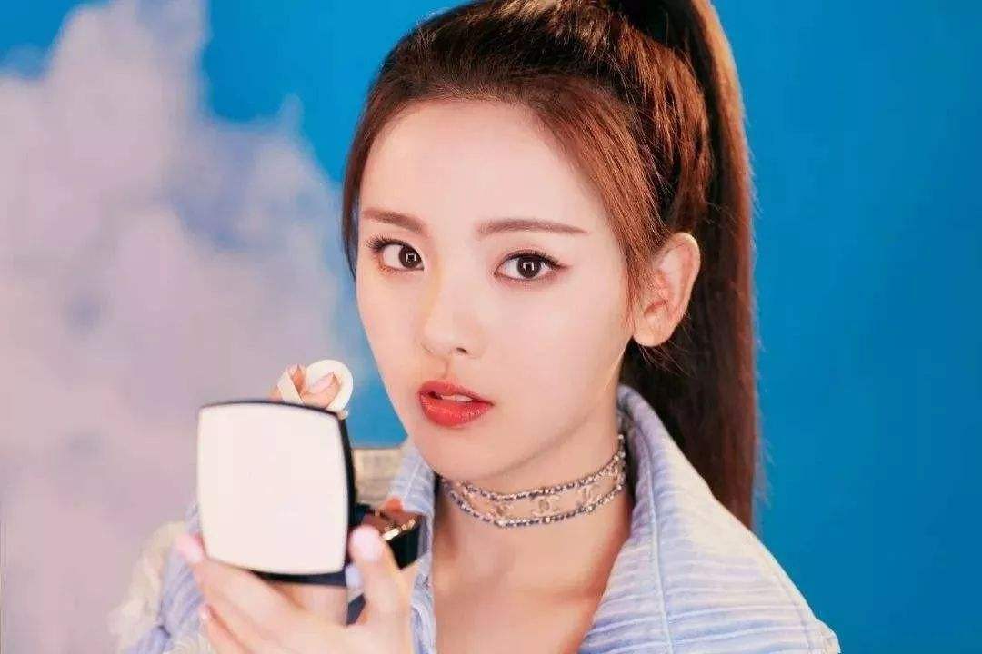 新手画底妆用粉底液还是气垫,怎么样画底妆才不卡粉