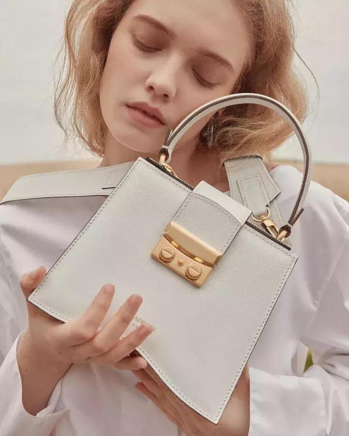 性价比品牌包包排行榜最新,性价比最高的包包推荐