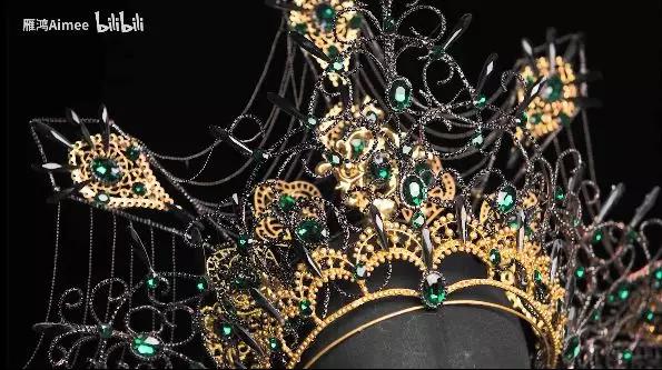 护士小姐用5毛钱的易拉罐，随手一剪猛翻千万倍，网友：手艺牛逼