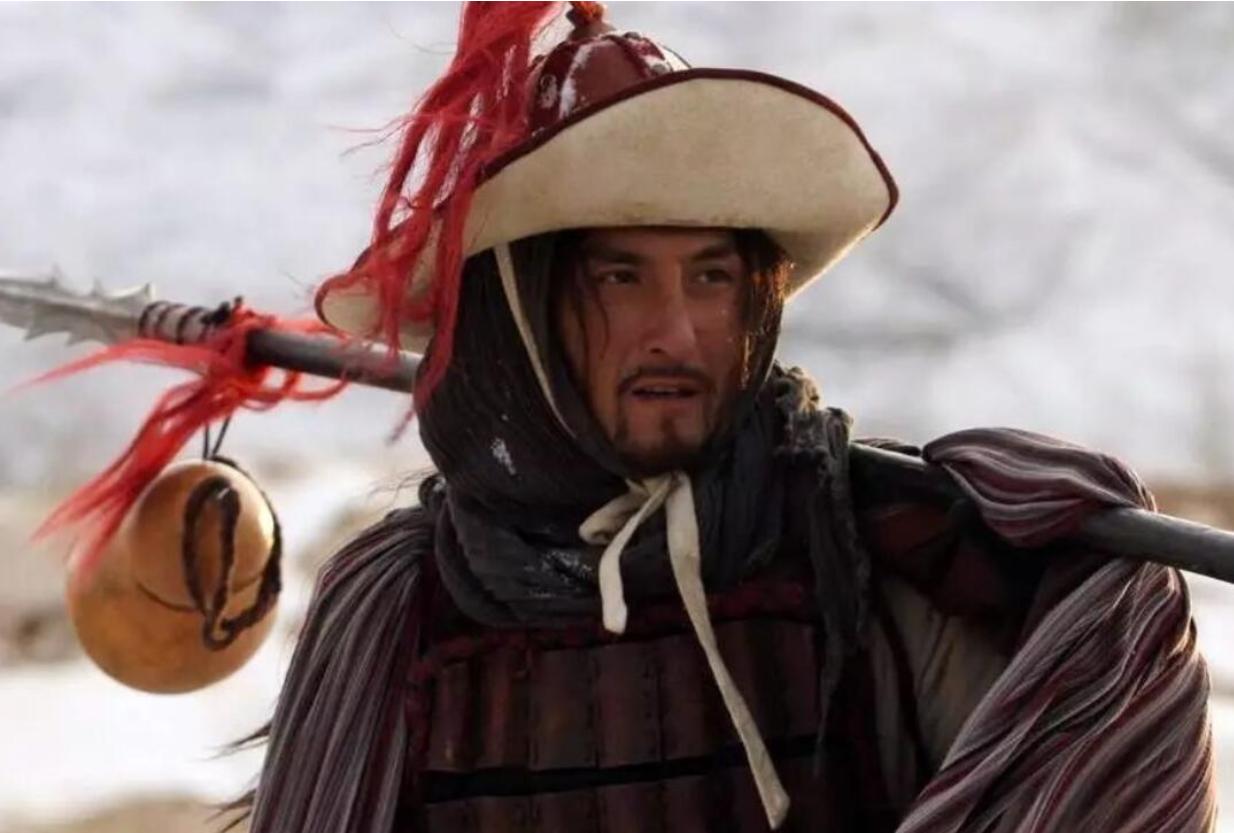 水浒中真正伪善的是何人？不是宋江吴用，李逵看似忠义实则是小人