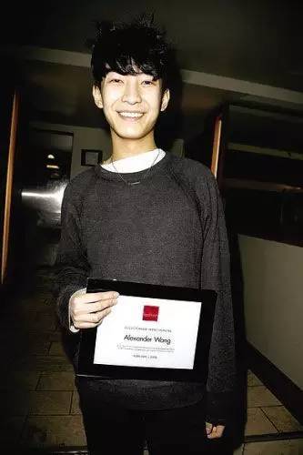 看时装周秀场vlog,时装周的深度解析