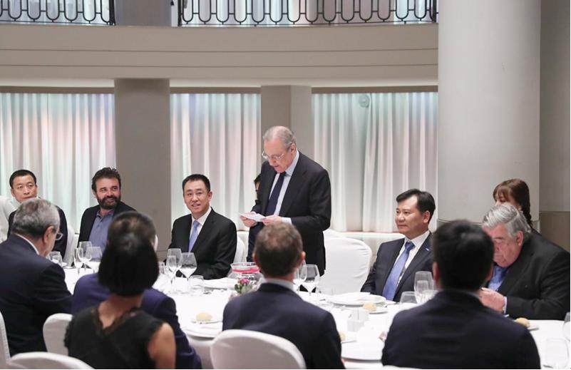 许家印参加恒大足球视频,恒大杯许家印助威视频