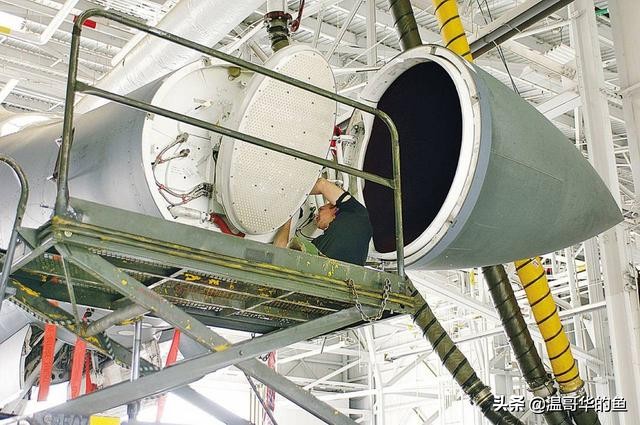 美国b-1b枪骑兵超音速战略轰炸机,b-1b战略轰炸机伊拉克战争