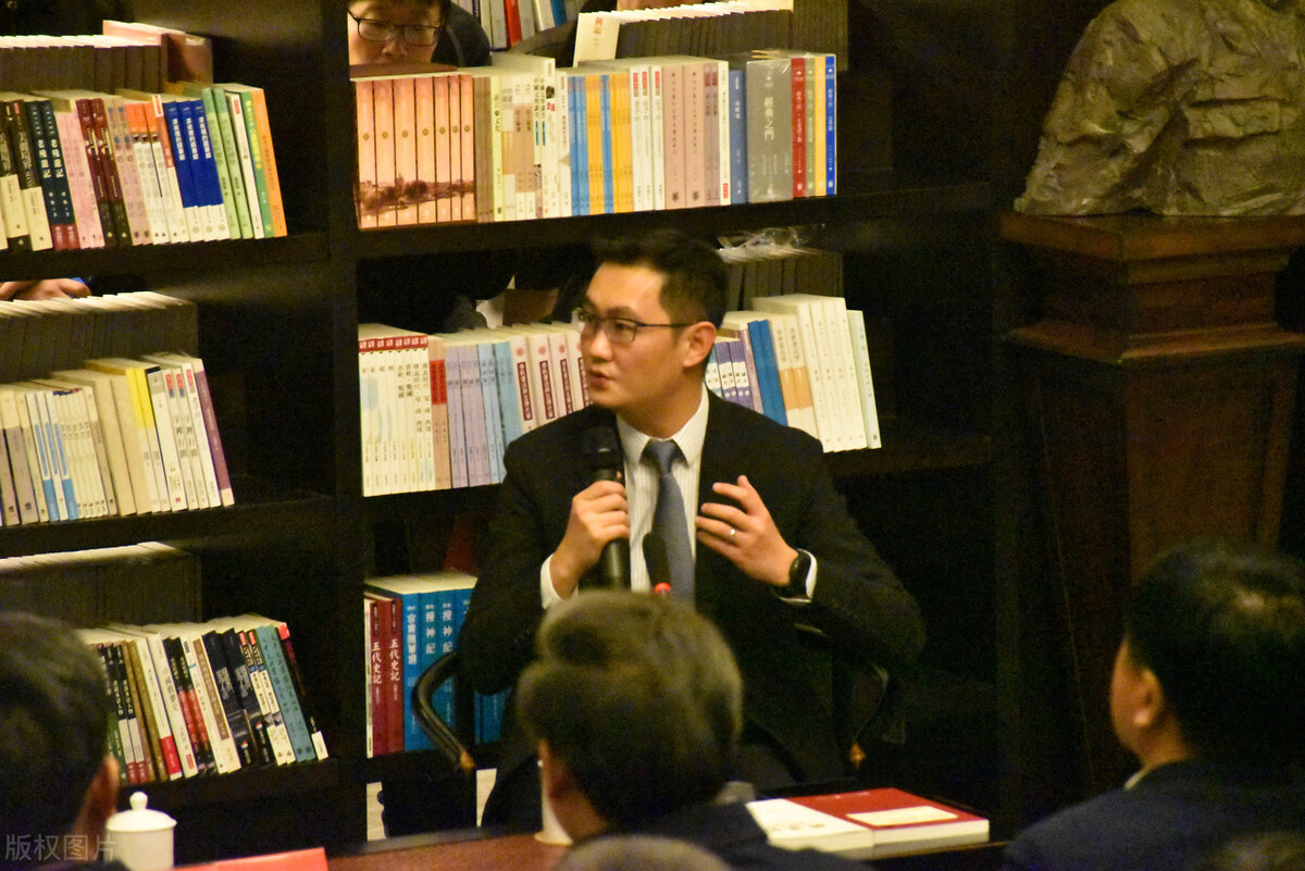 全球十大女包奢侈品牌排行榜,全球十大顶级奢侈品牌运动鞋