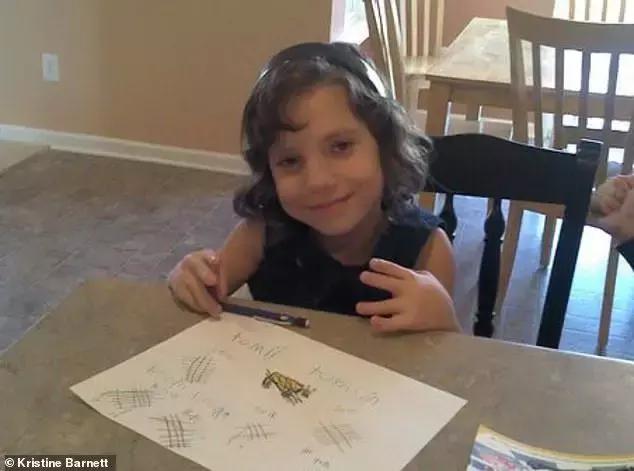 成年女人伪装6岁小萝莉，被好心夫妻领养，多次实施谋杀