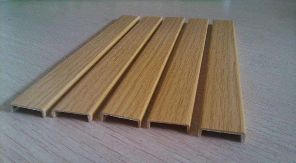 实木颗粒板定制衣柜价格,做衣柜实木板和颗粒板哪个好