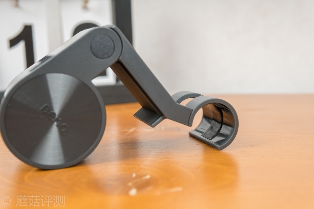 明基screenbar屏幕挂灯效果,明基显示器屏幕挂灯