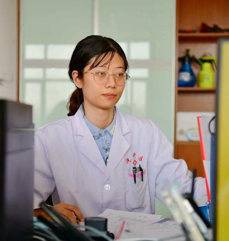 美丽迎春花开了,迎春花盛开的绝美春日盛景