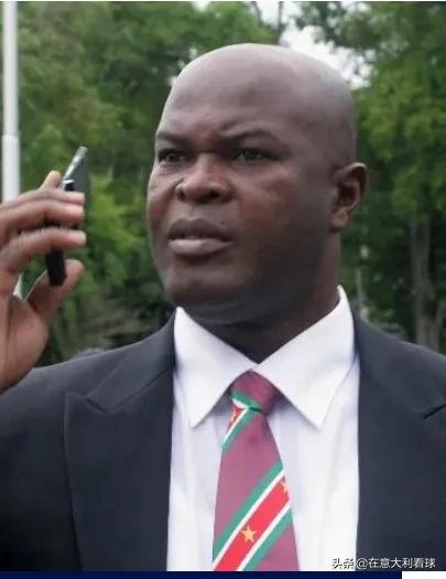 60岁副总统率队比赛,60岁的副总统