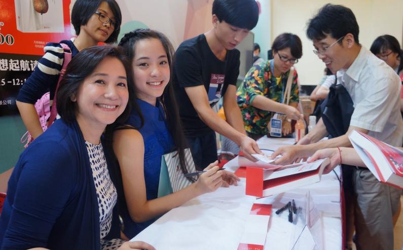 央视MV曝明星背后“推手”：佟丽娅的是陈思诚，林允的是周星驰