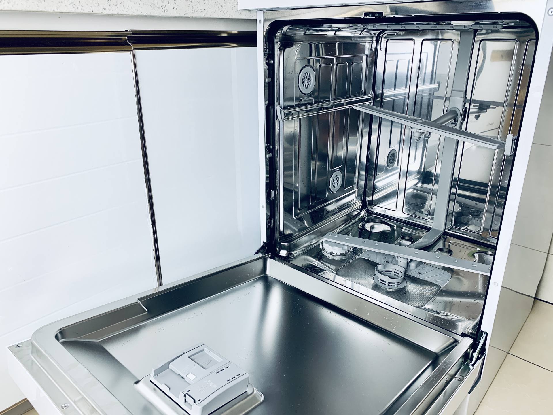 洗碗机尺寸怎么挑选好,洗碗机选购记好这8点