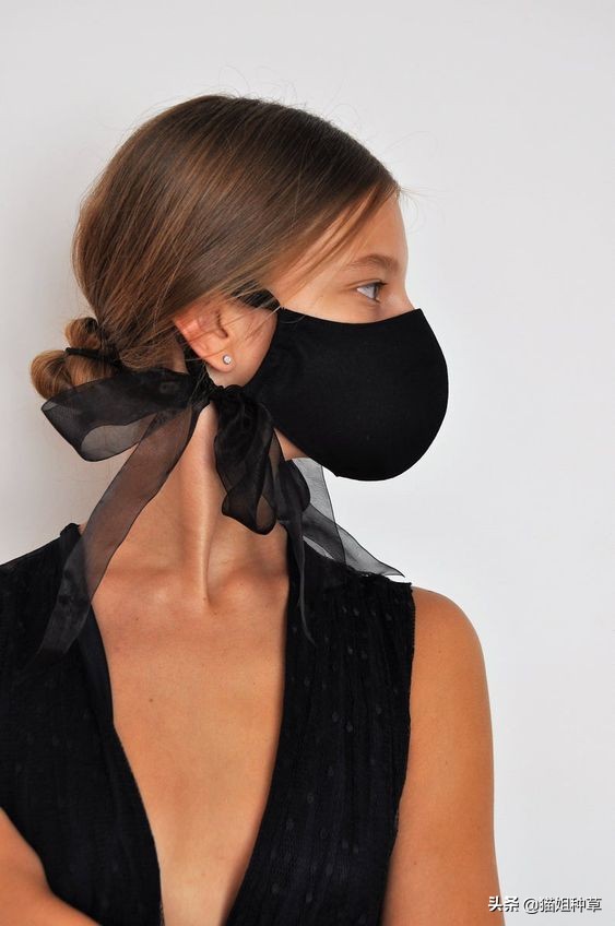 今年秋冬小配饰流行,今年流行款配饰