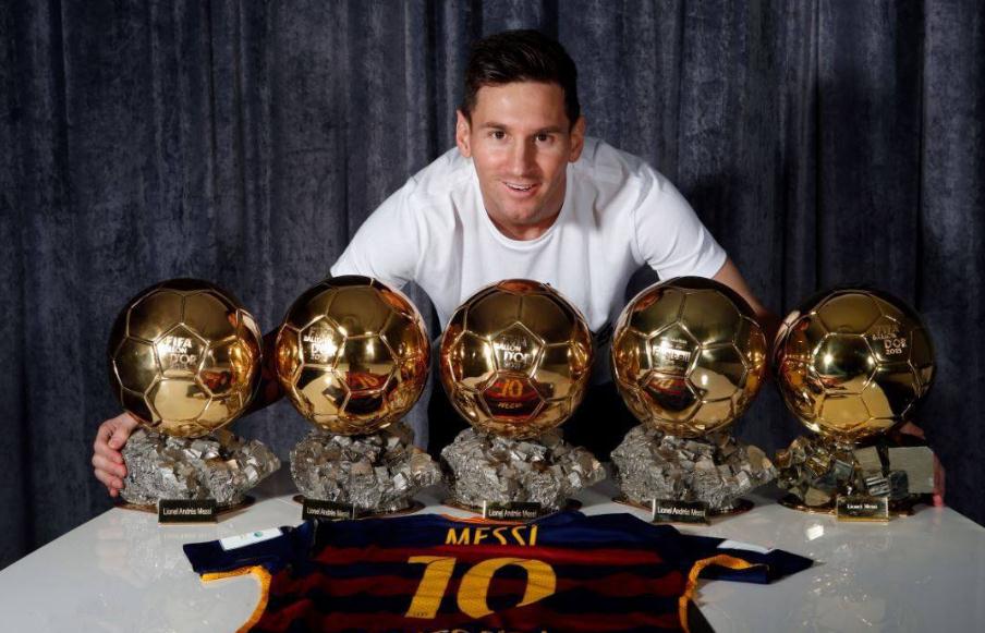 c罗与梅西谁的成就更大,c罗和梅西在足球界的地位