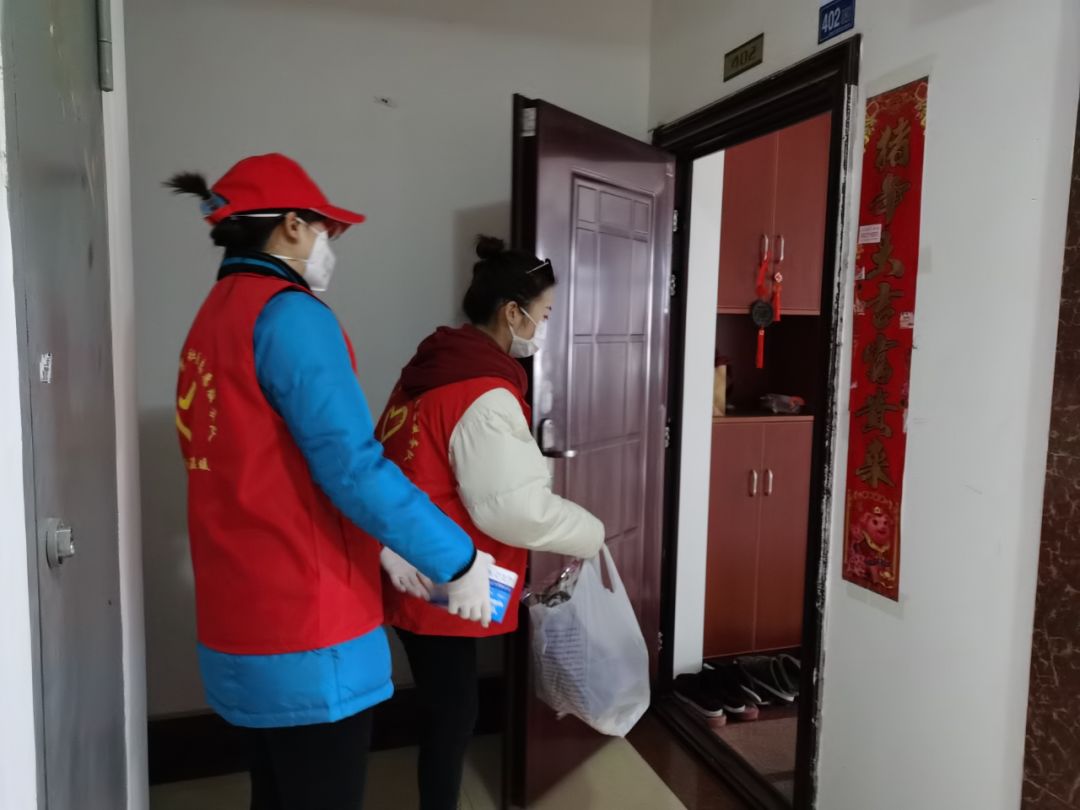 慢性病药品缺不得、独居老人不会用手机支付……这些困难都有人接棒