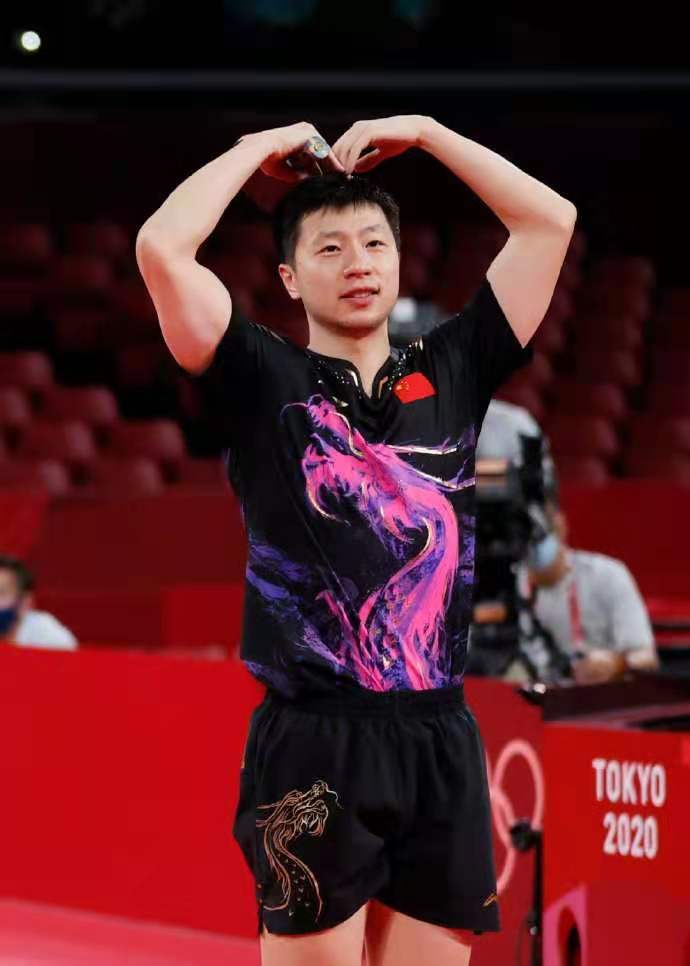 马龙乒乓球职业选手,马龙成世界杯三冠王