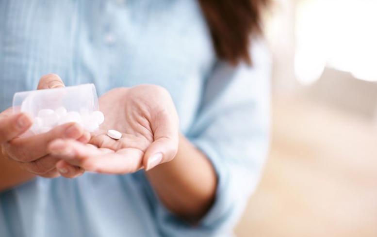 22岁女孩,突然昏迷,抢救3小时,得知原因,闺蜜怒骂其男友