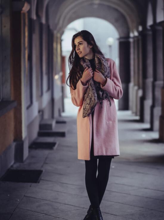 怎样才能提升走路走姿气质,如何走路提高气质和形象