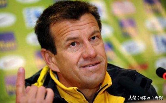 为什么2010世界杯没有小罗,10年世界杯邓加对小罗说了什么