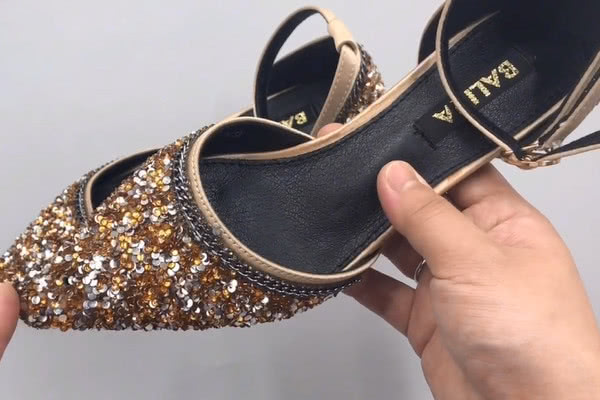 这五种鞋子不要再给孩子买了,这3种鞋子切记不要穿