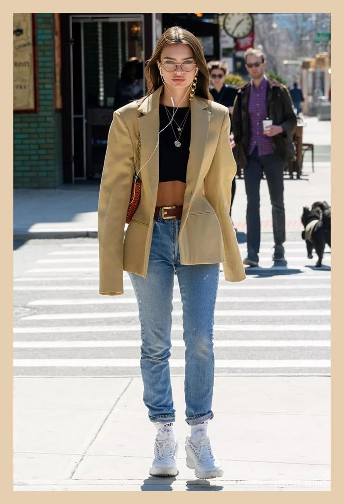 肩宽穿衣不好看怎么改善,肩宽西装怎么穿不显壮实120斤