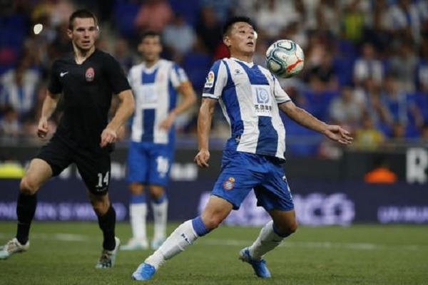 同是阿根廷人，一个无视武磊拥抱，另一个却特别喜欢和武磊连线