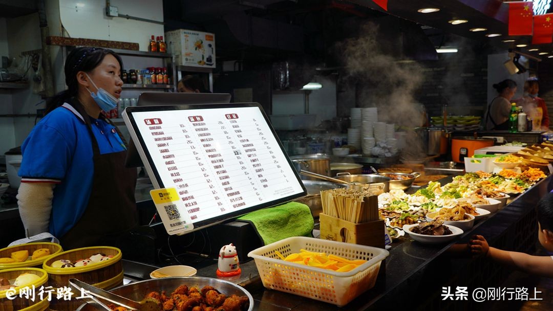 重庆解放碑八一好吃街图片,重庆解放碑八一好吃街推荐食物