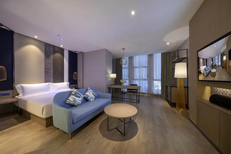 酒店业的创新之举—老徐直播:又见烟花三月,入梦桔子奥邦酒店