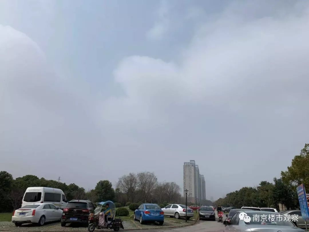 房价从1万8跌到7千多,房价腰斩老业主羡慕嫉妒恨