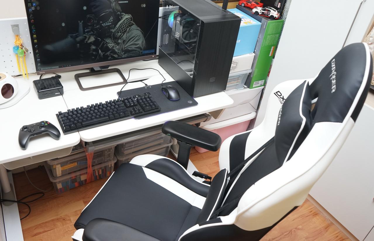 迪锐克斯dxracer电竞桌,甜品级显卡