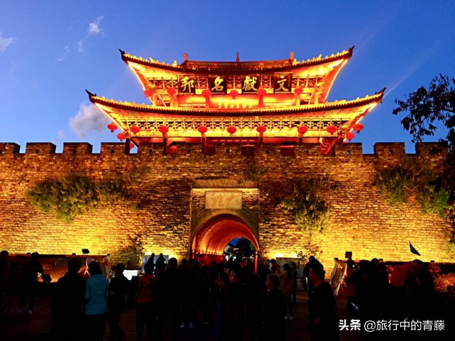 打卡弥勒可邑小镇，锦屏山风景区，在菜市场看到了一个奇怪的蔬菜