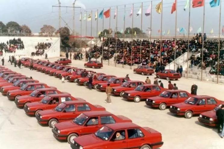 90年代大众高尔夫轿车,90年代三厢高尔夫