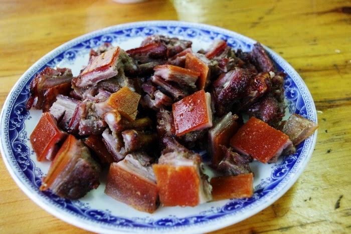 中国哪些地方有吃狗肉的习俗,我国哪些地方有吃狗肉的传统