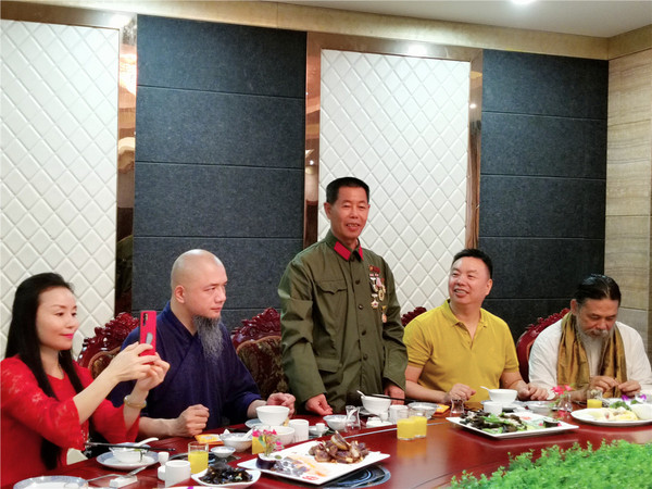 医朵居启动长寿基因蛋白一朵梅洗手50次