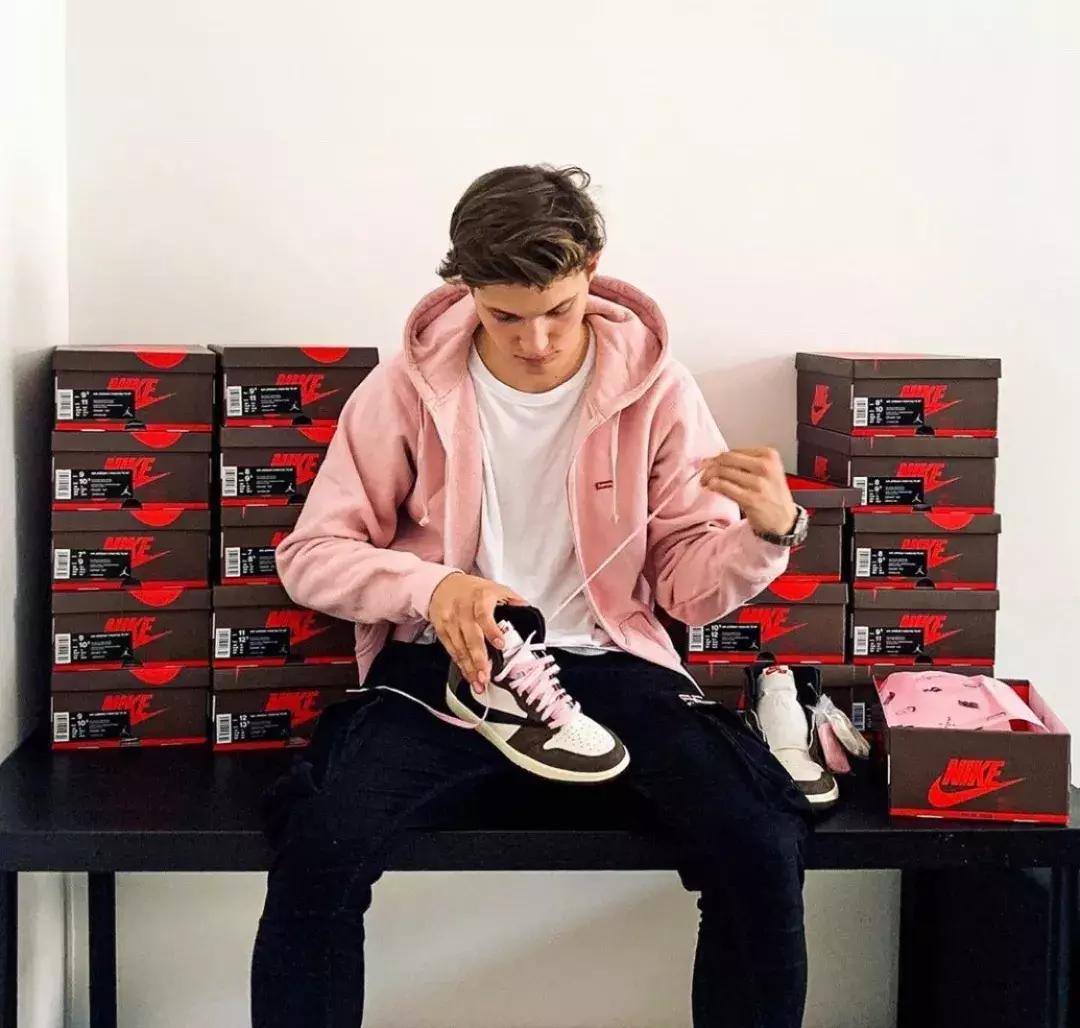 一个月生活费5000不够你花,一个月5000块钱生活费不到200