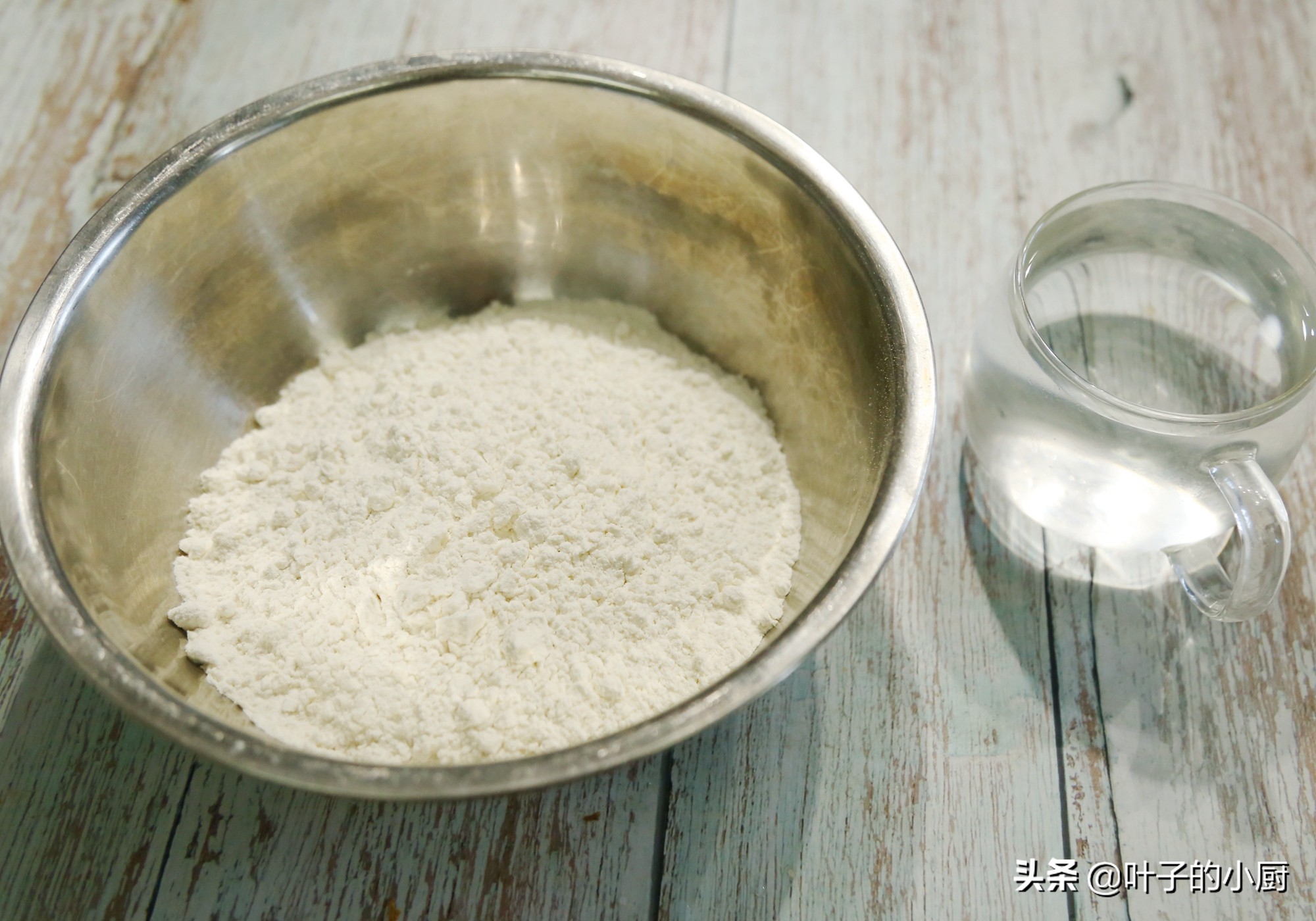 正宗凉皮做法超详细教程,正宗凉皮的做法与配方全过程