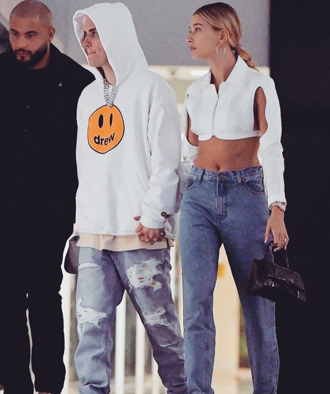 比伯遇到海莉后的改变,比伯和海莉低谷期