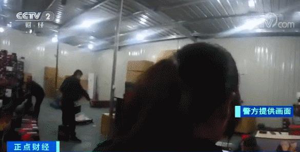 快看看你的球鞋！这里一年卖出200万双假鞋，发票证书都有