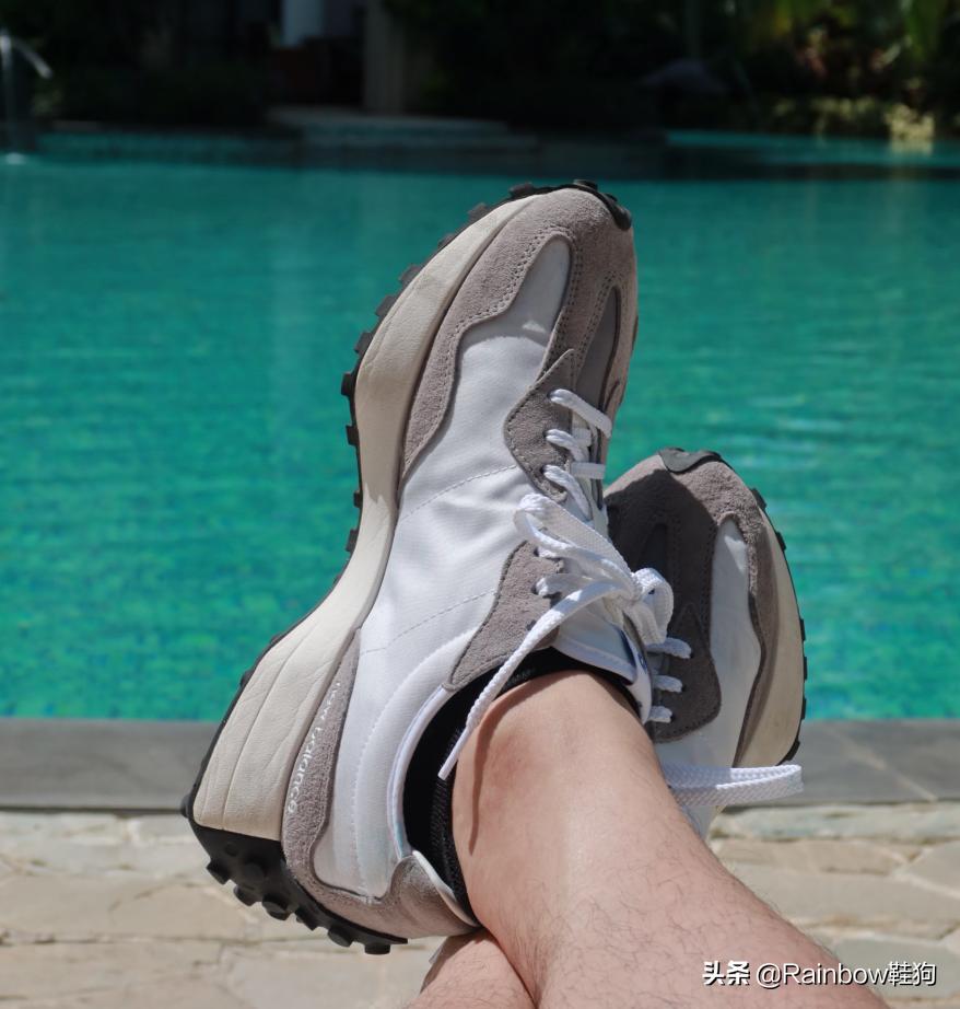 nb327白灰色上脚测评,nb327脚感真假对比