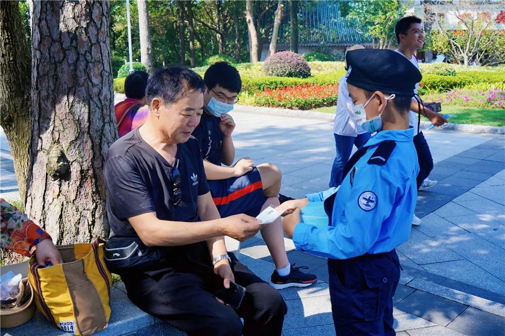 这个国庆节，上汽大众ID.家族用志愿红表达心中热爱