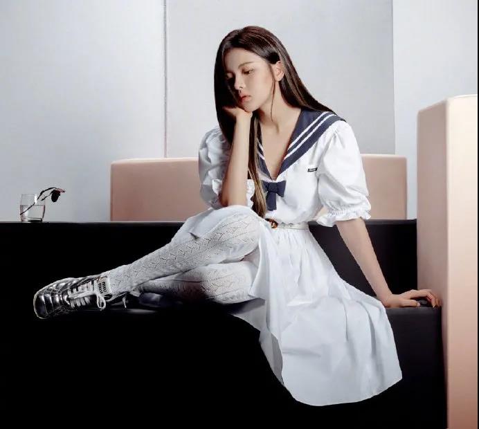 张元英日常私服穿搭,张元英皮裙穿搭