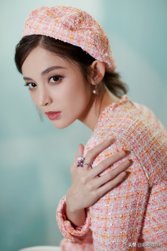 香奈儿老佛爷穿搭,盘点香奈儿老佛爷设计的包款