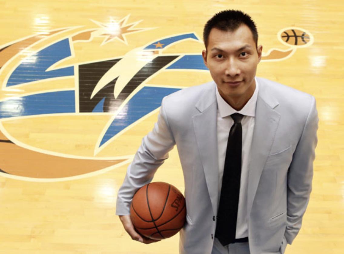 2021中国男篮易建联,易建联娶了几个老婆