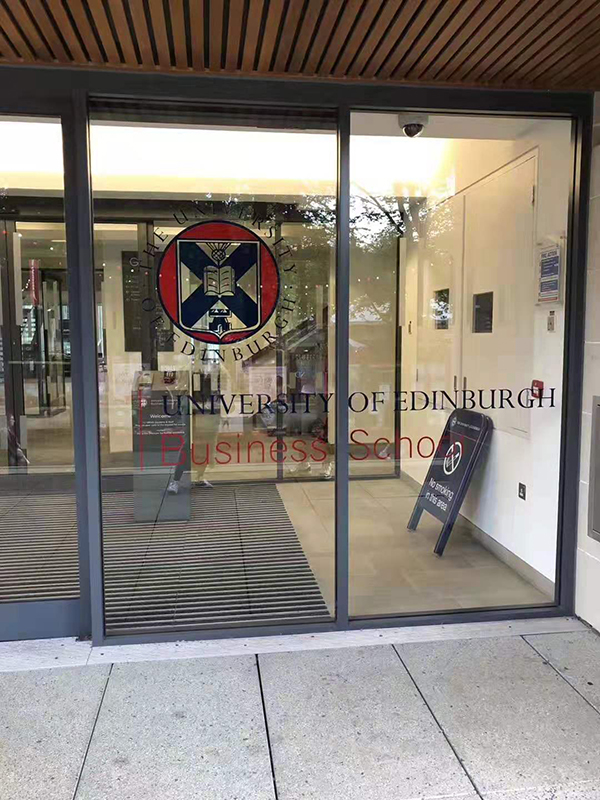 英国计算机研究生专业排名及简介,英国留学计算机专业一年费用多少