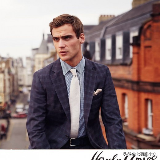 带了1万大洋去伦敦这条街买了条裤子，据说是威廉王子同款