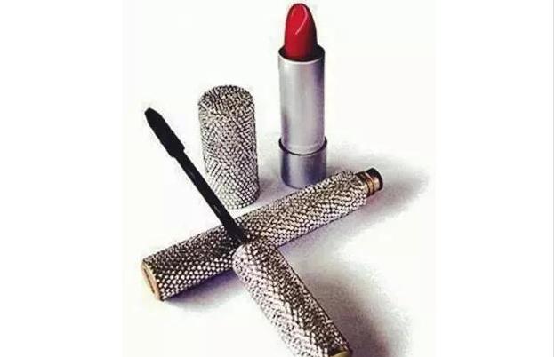 女人的世界有多奢华，盘点世界上十大最贵的口红！