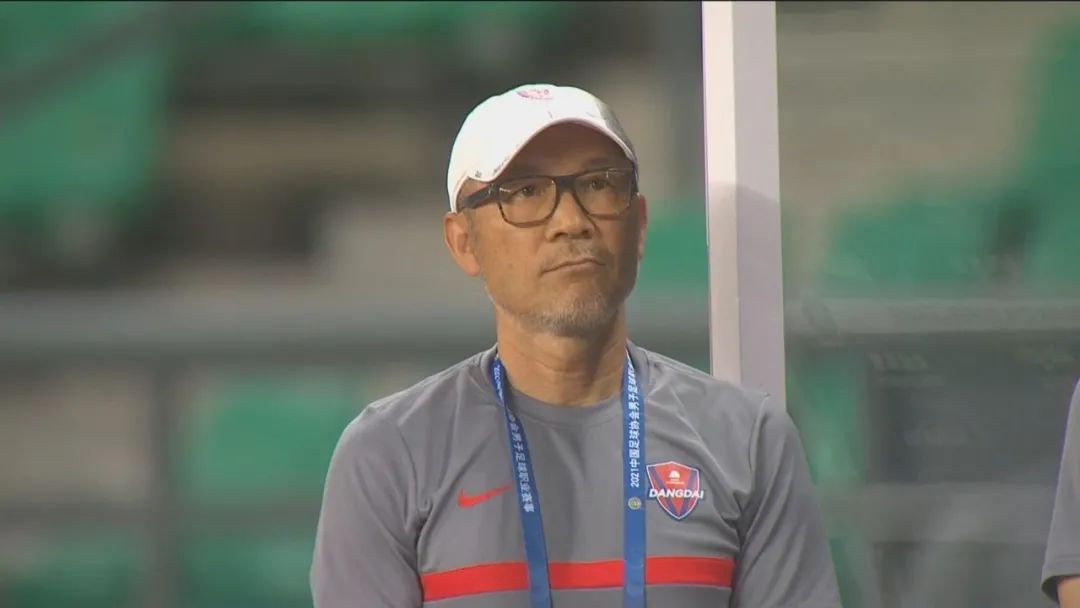 都是开季三轮不胜，连续全华班首发的重足让人看到希望，季前连续两周“十点宣”的沧州雄狮却只剩下了失望